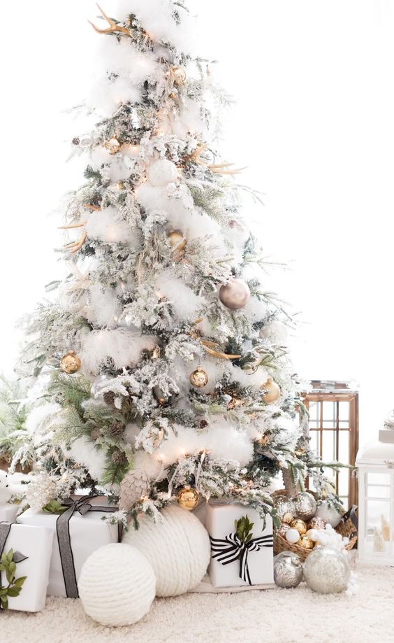 37 Awesome White Christmas Tree Designs for 2018 - Page 17 of 37 ...