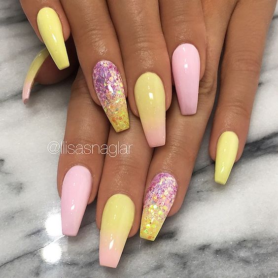 24 Stunning Glitter Nail Art Designs That You Will Love to Try; glitter coffin nails; glitter acrylic nails; Christmas nails.